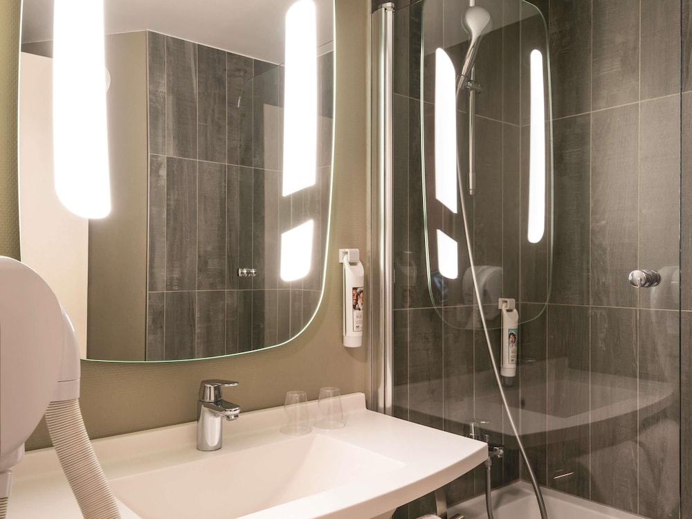 Ibis Paris Alesia Montparnasse 14Eme 64/67