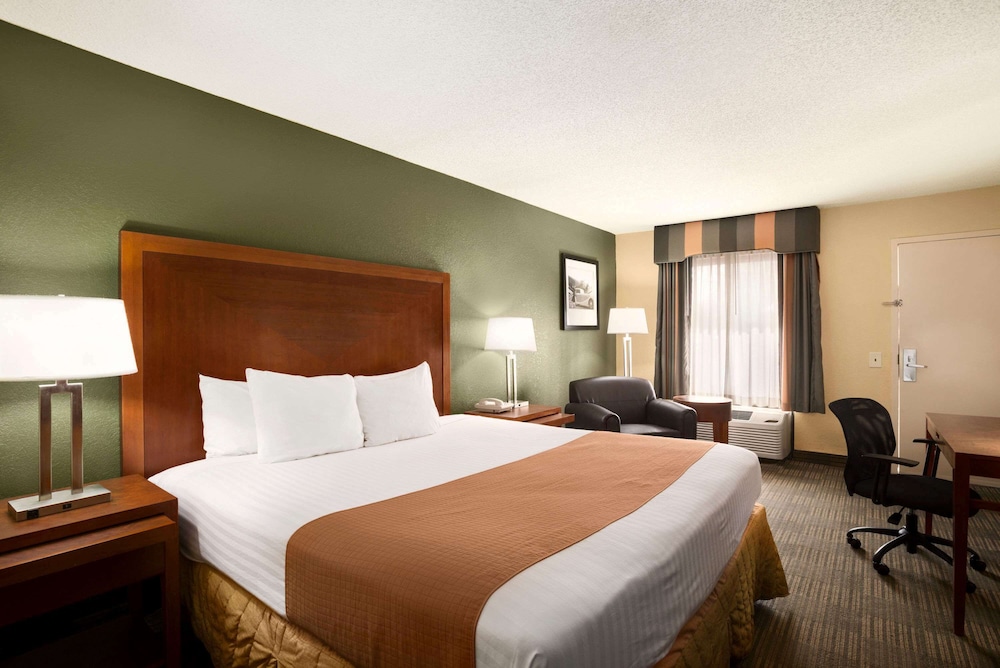 Days Inn By Wyndham Jacksonville Airport 16/31