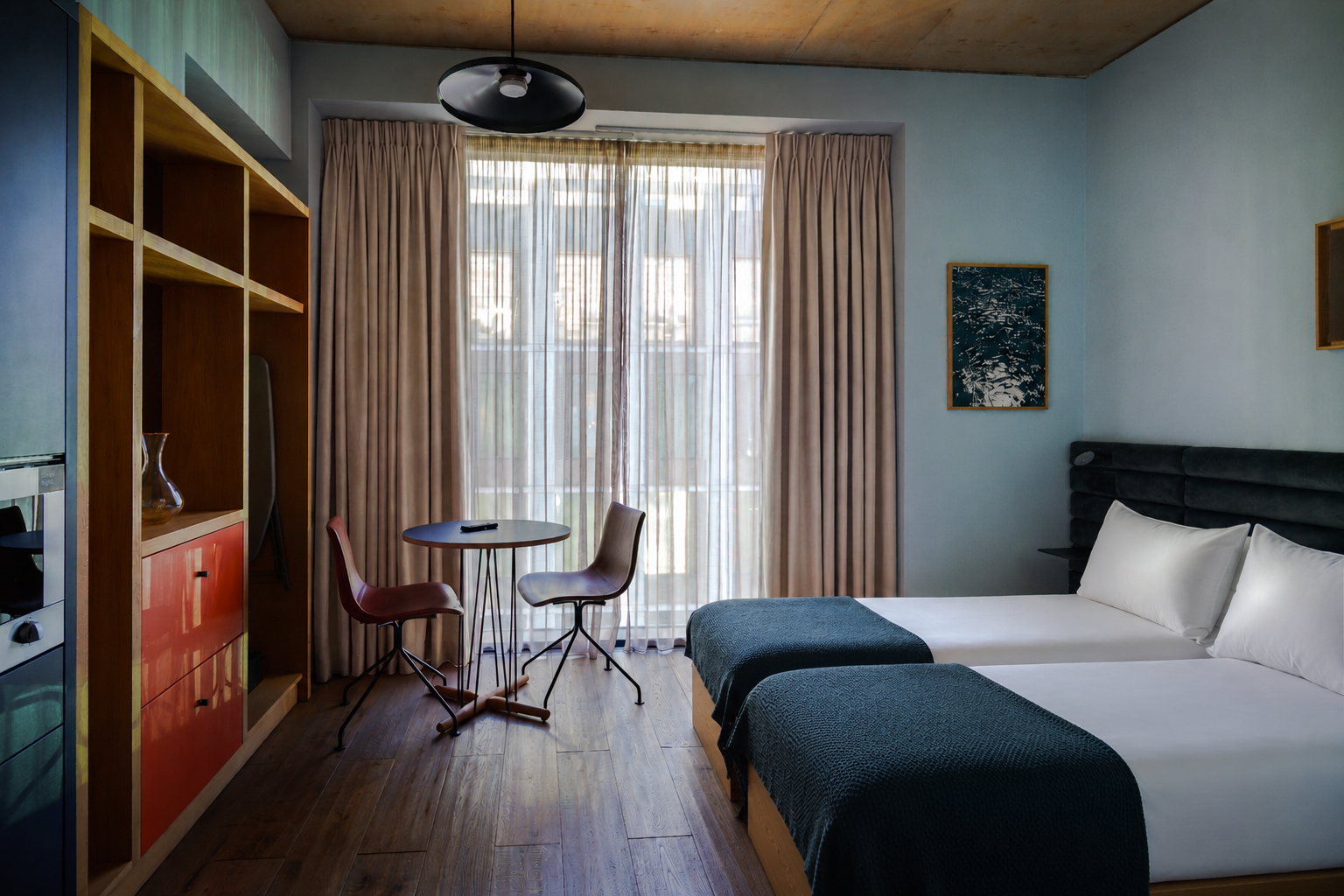 City, Studio, Twin Beds