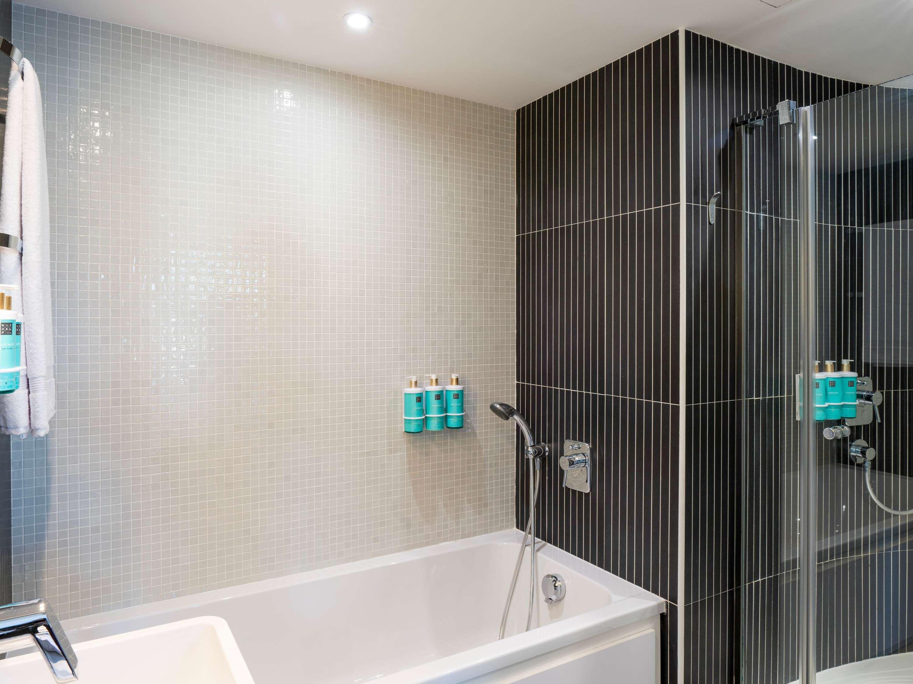 جناح سوبيريور بسرير مزدوج مع أريكة، Suite Novotel Malaga Centro Hotel 2/4