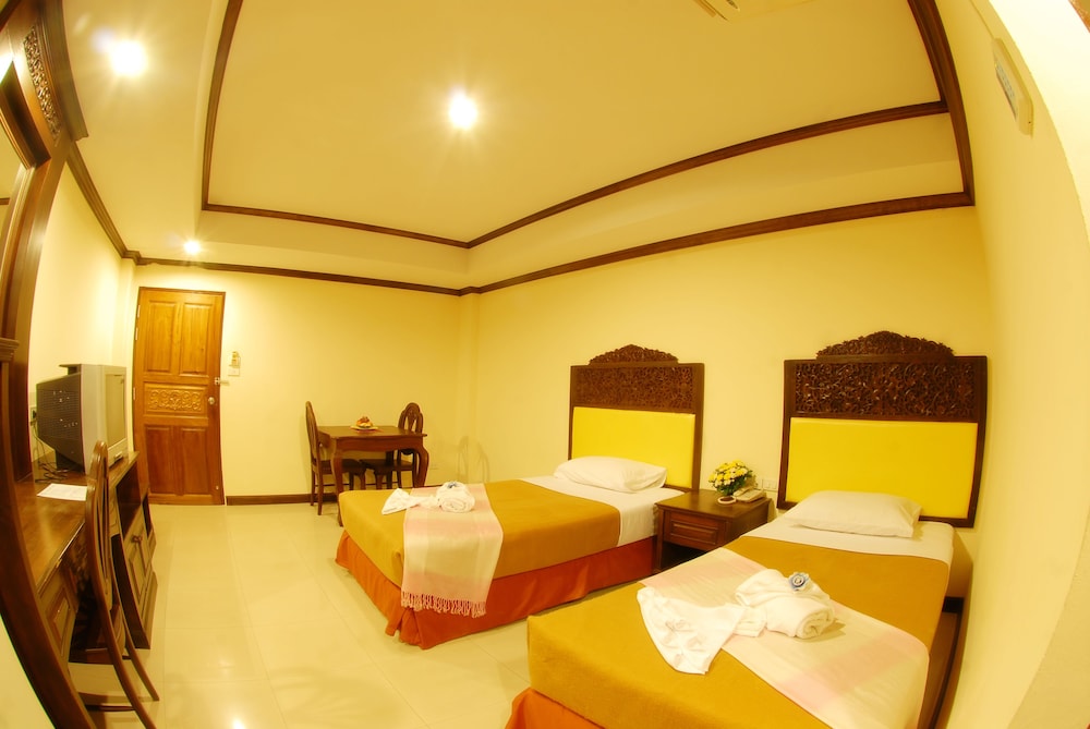 Golden Villa 30/47