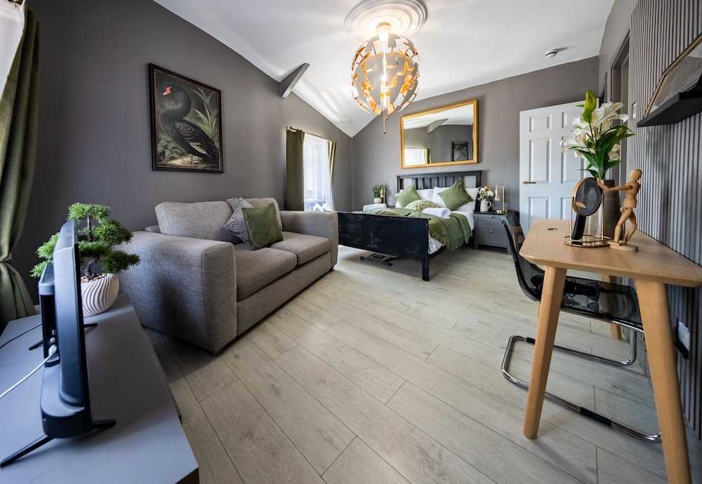 James' Place At Dowlais 30/48