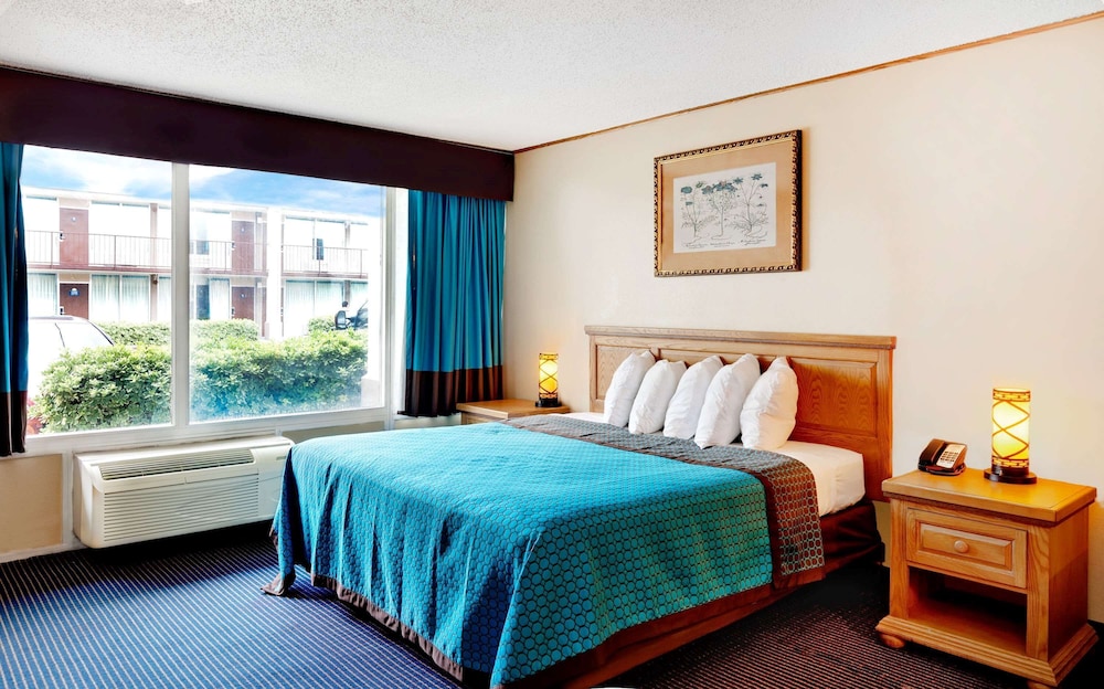 Days Inn by Wyndham Lafayette Near Lafayette Airport 12/43
