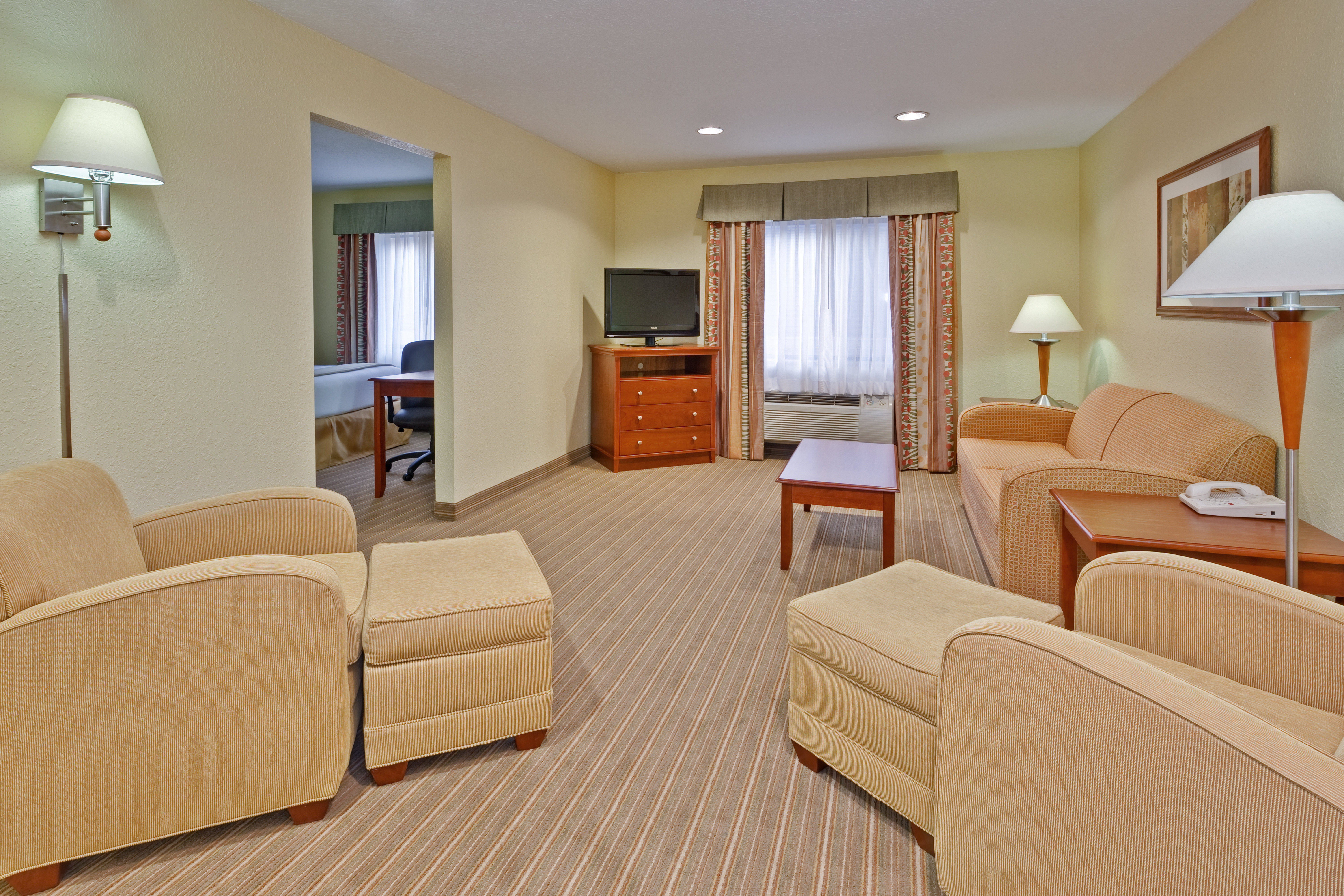 Holiday Inn Express Winfield 32/50