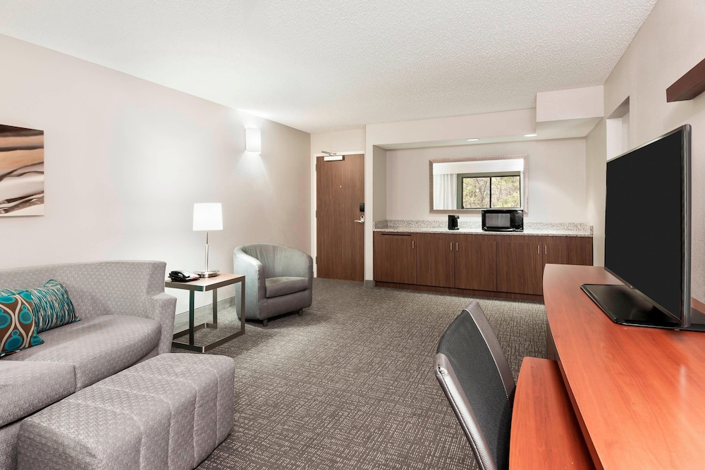 Courtyard By Marriott Asheville 27/39