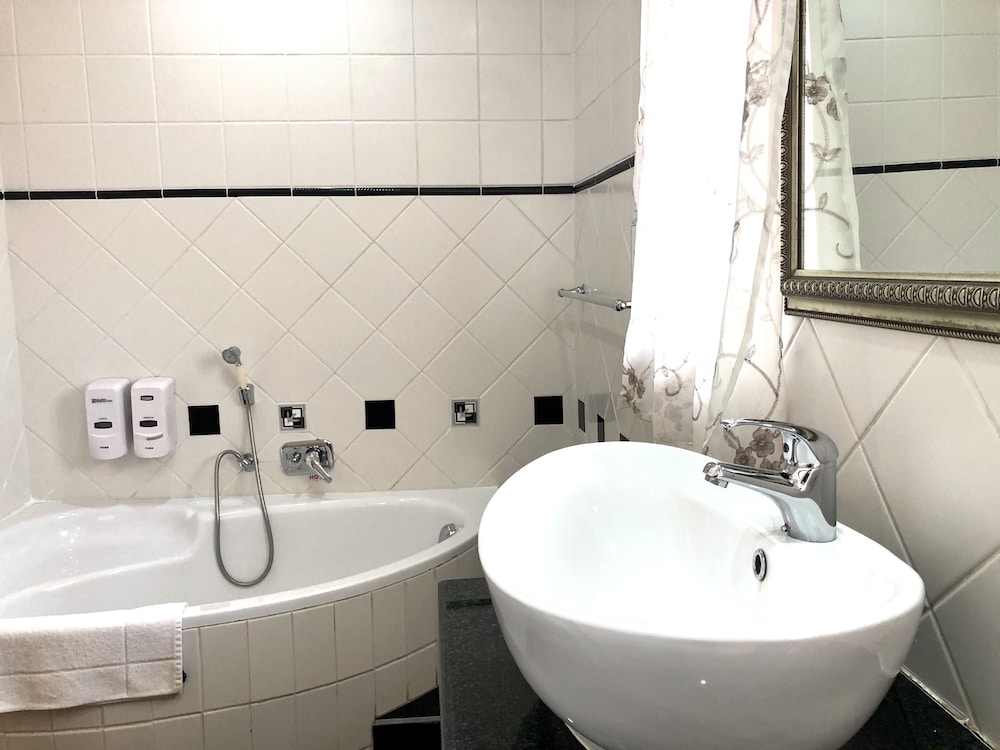 Clubview Guest House 33/40