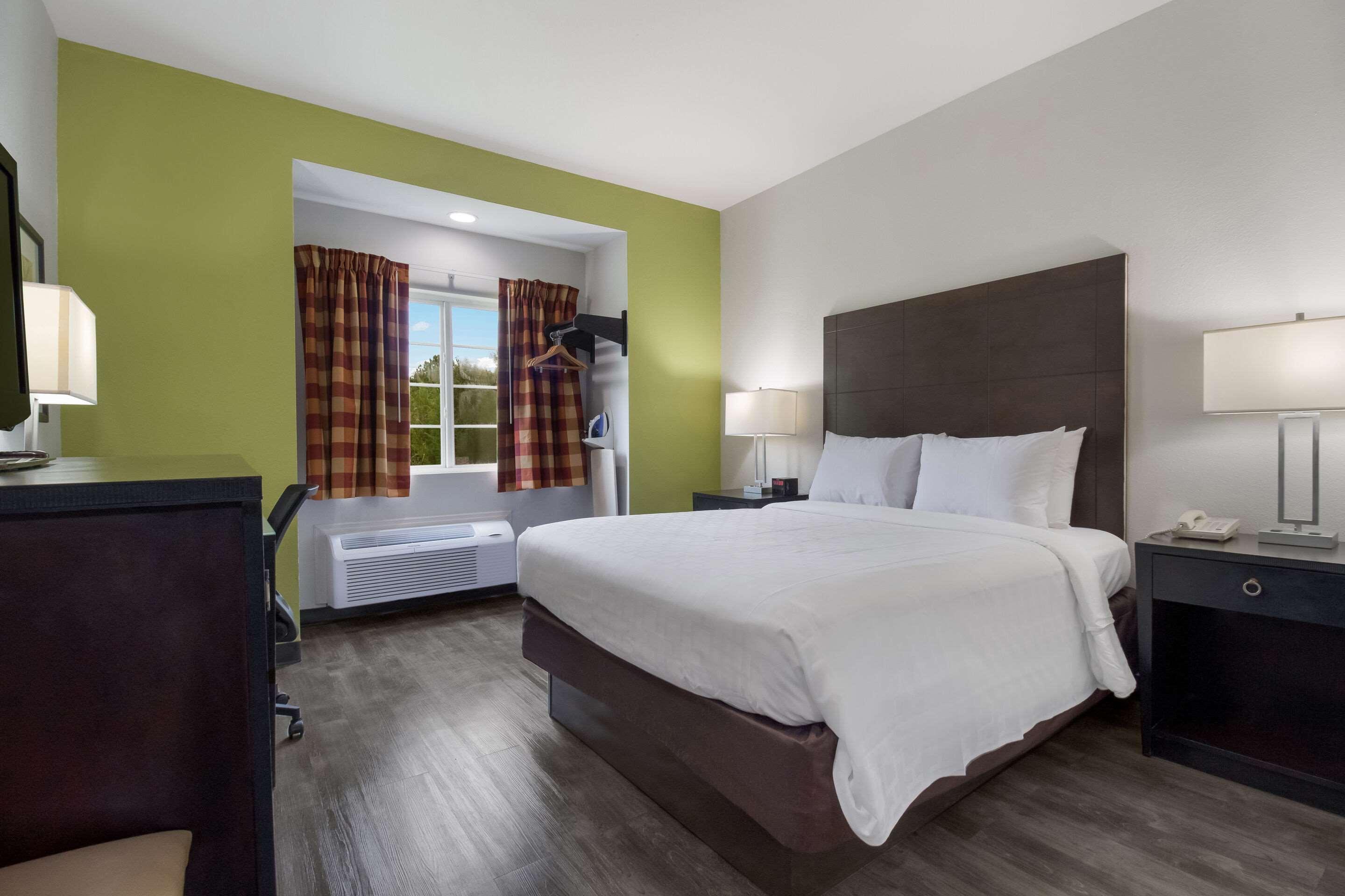 غرفة بسرير كوين، Quality Inn Shallotte near Ocean Isle Beach 3/5