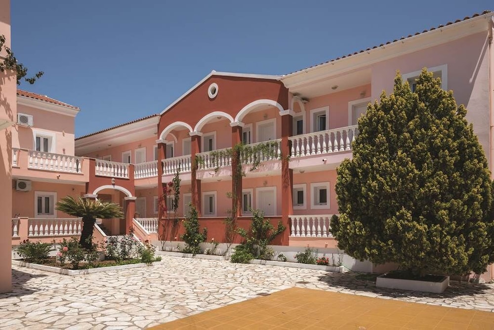Eriva Hotel 32/37