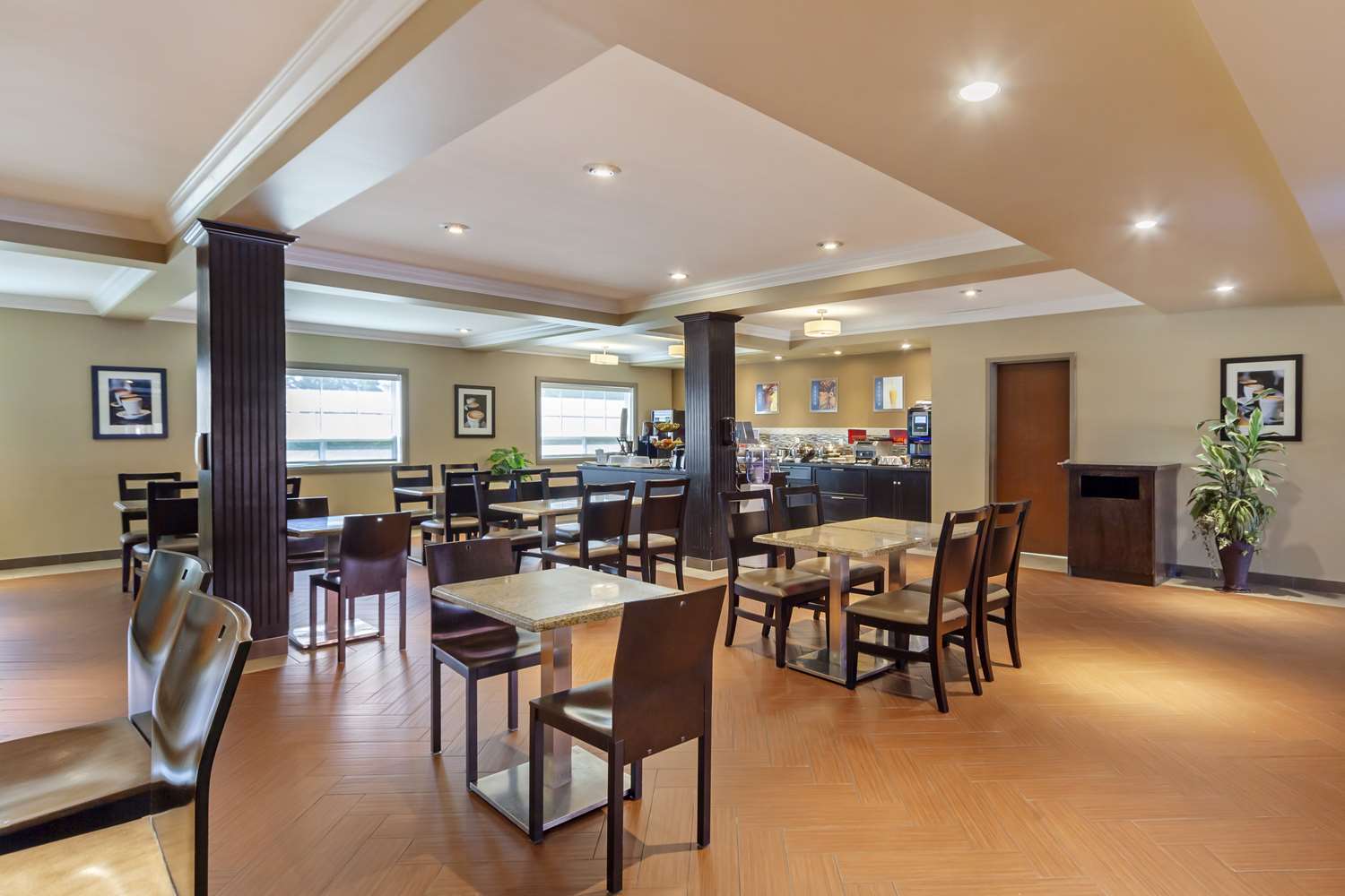 Best Western Plus Peace River Hotel and Suites 35/46
