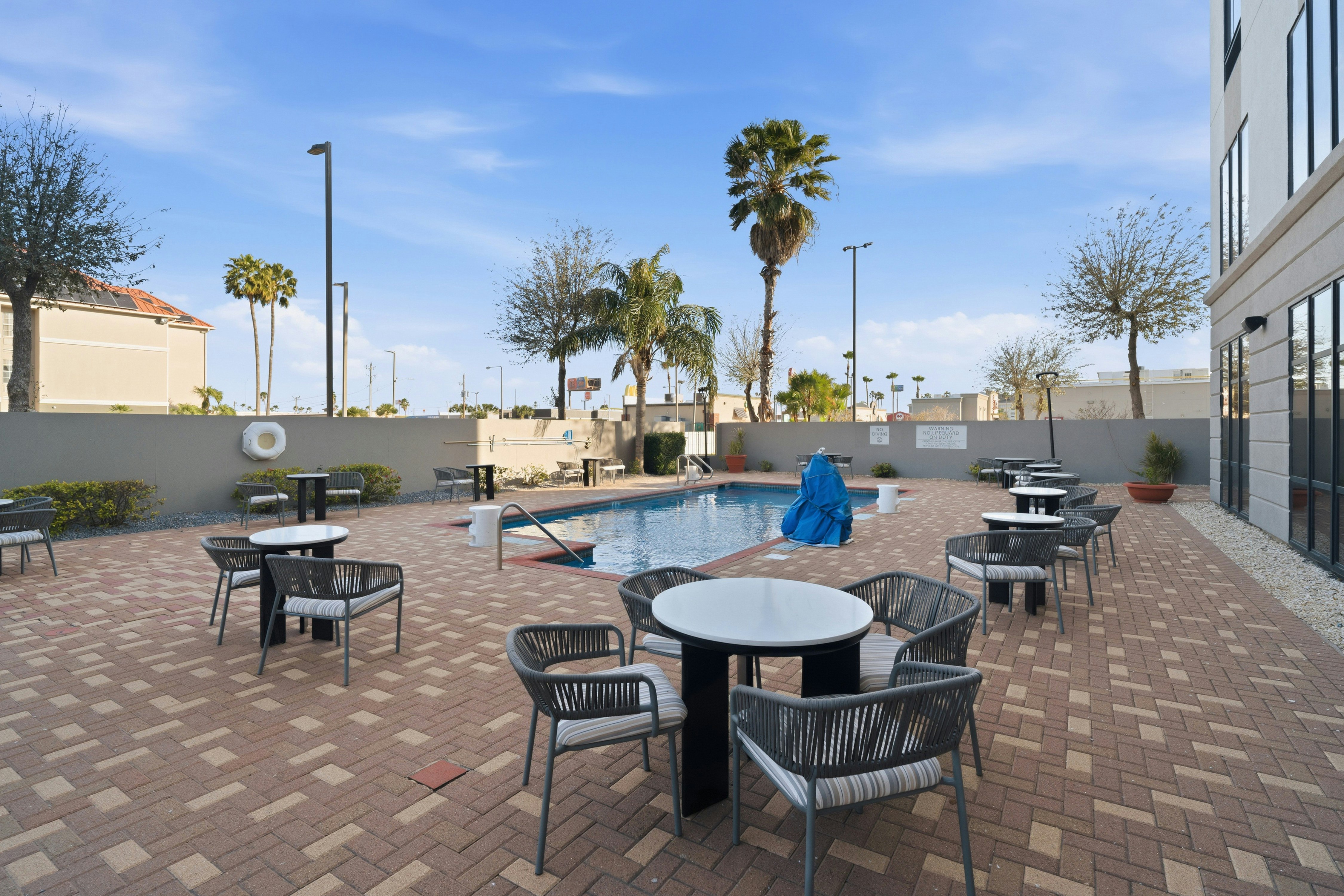 Hampton Inn & Suites Pharr, TX 37/52