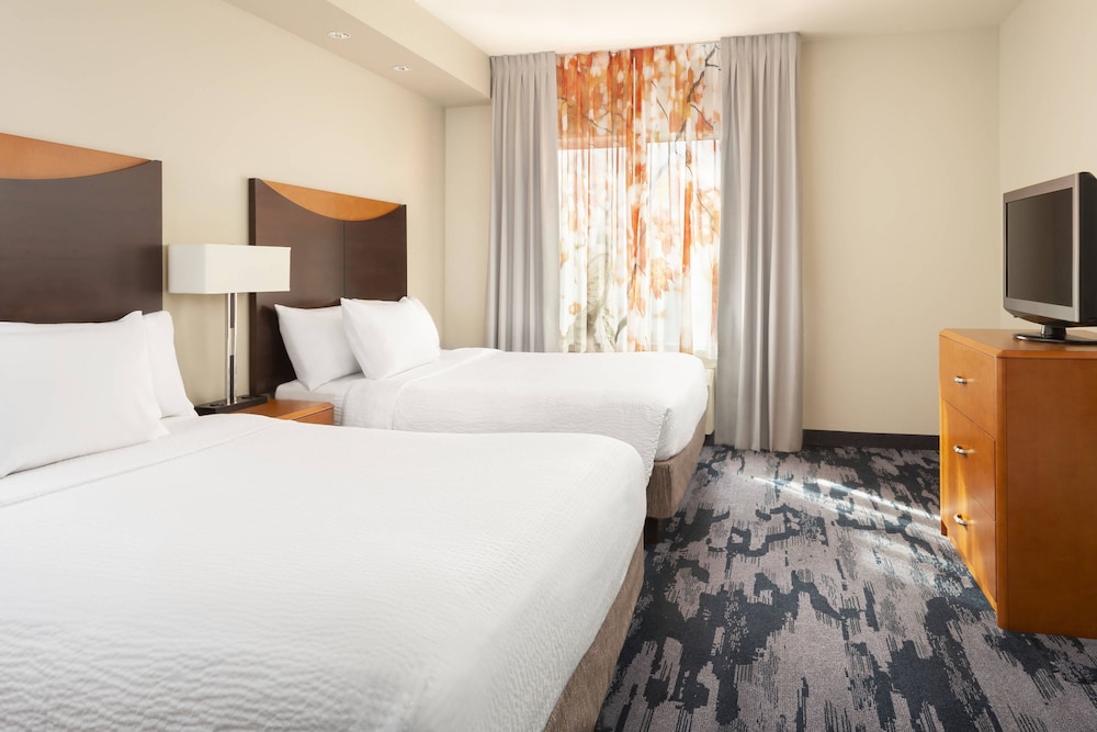 Fairfield Inn and Suites by Marriott Selma Kingsburg 13/36