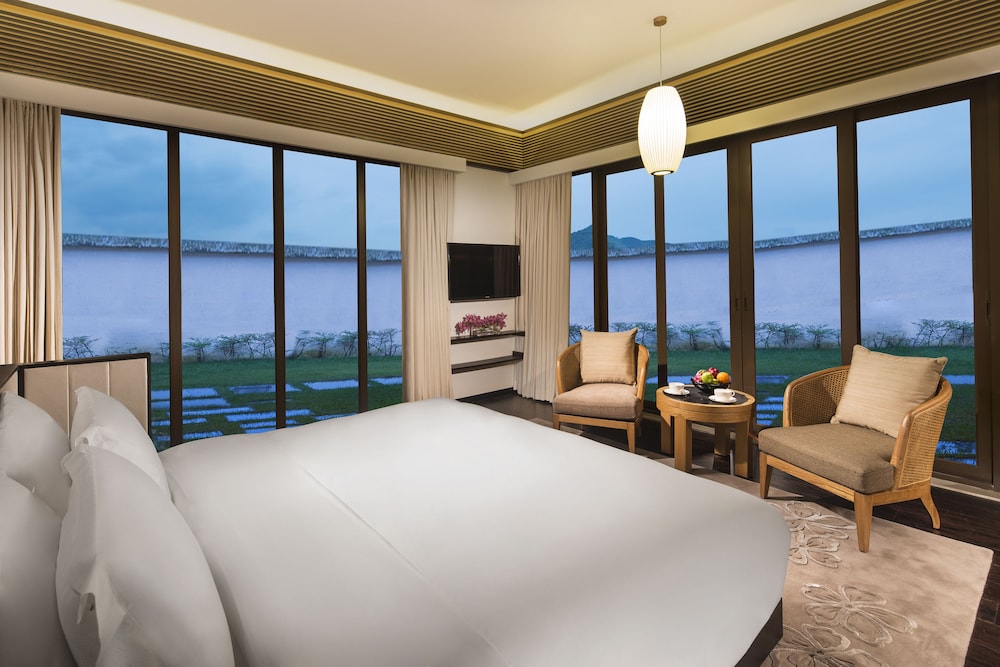 Banyan Tree Huangshan 10/50