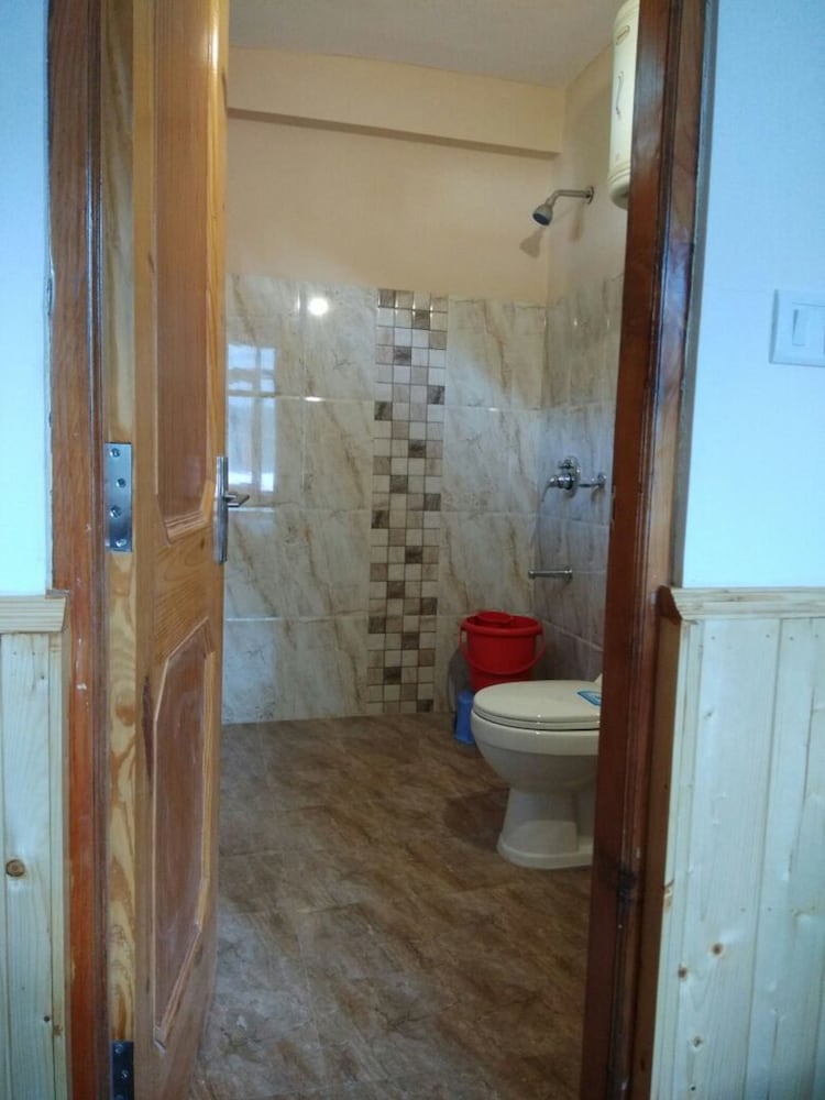 Sky Way Manali by Royal Collection 8/8