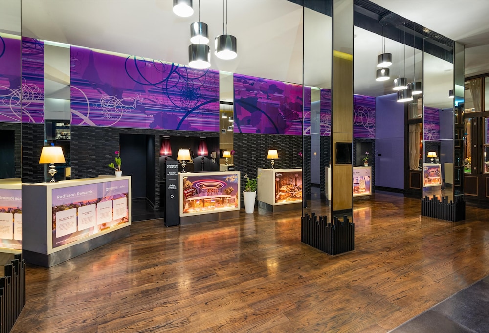 RADISSON SUITES BANGKOK SUKHUMVIT 12/73
