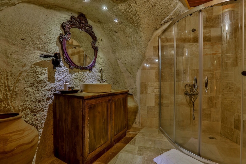 Casia Cave Suites 8/50