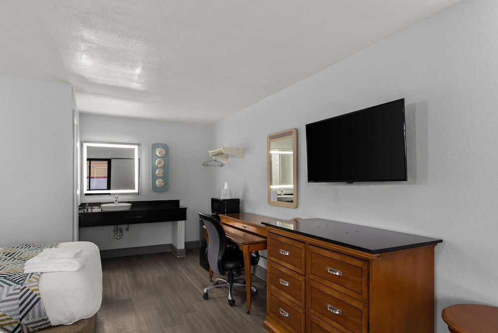 Americas Best Value Inn Bangor 43/43