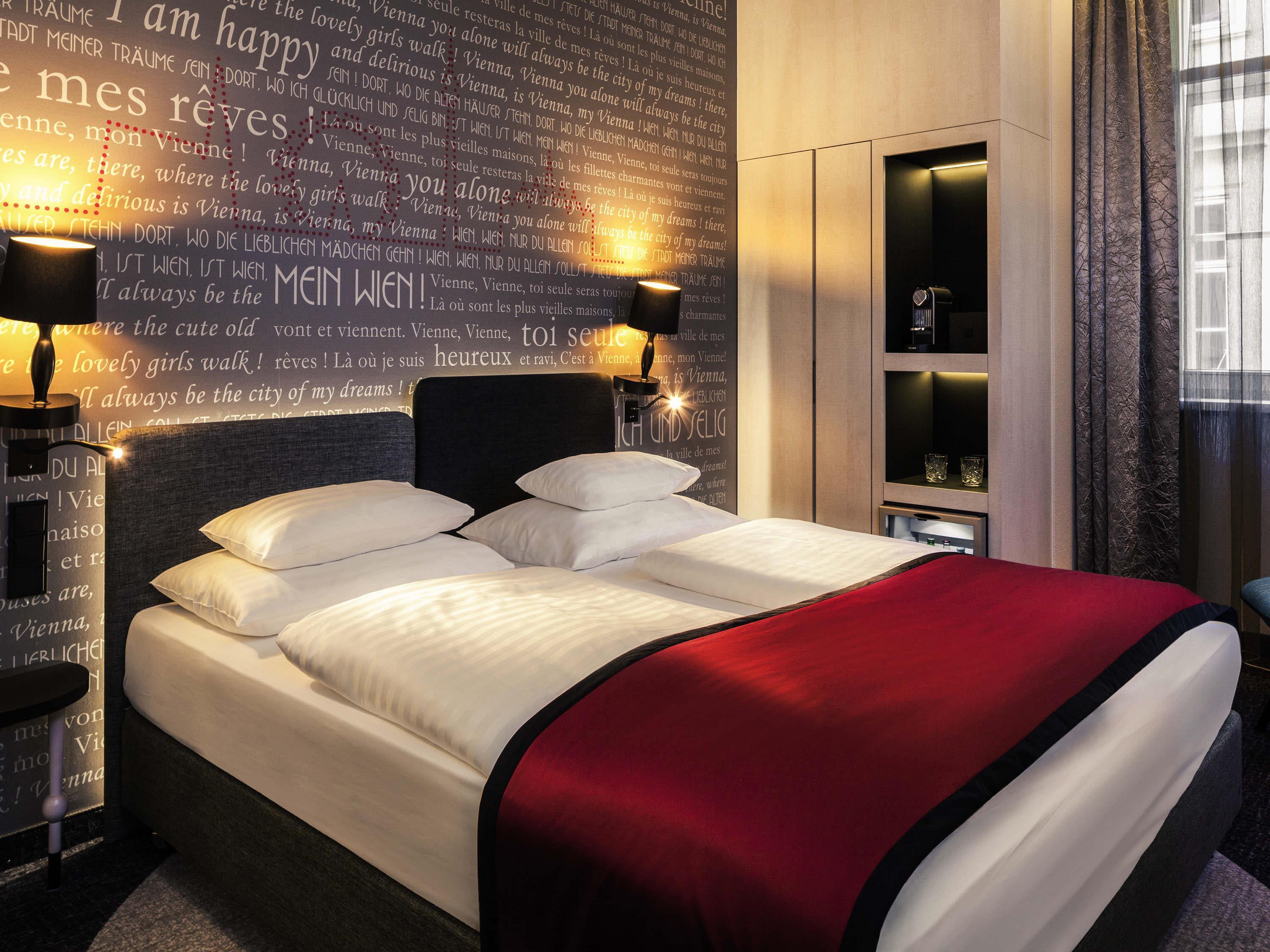 PRIVILEGE, DOUBLE BED