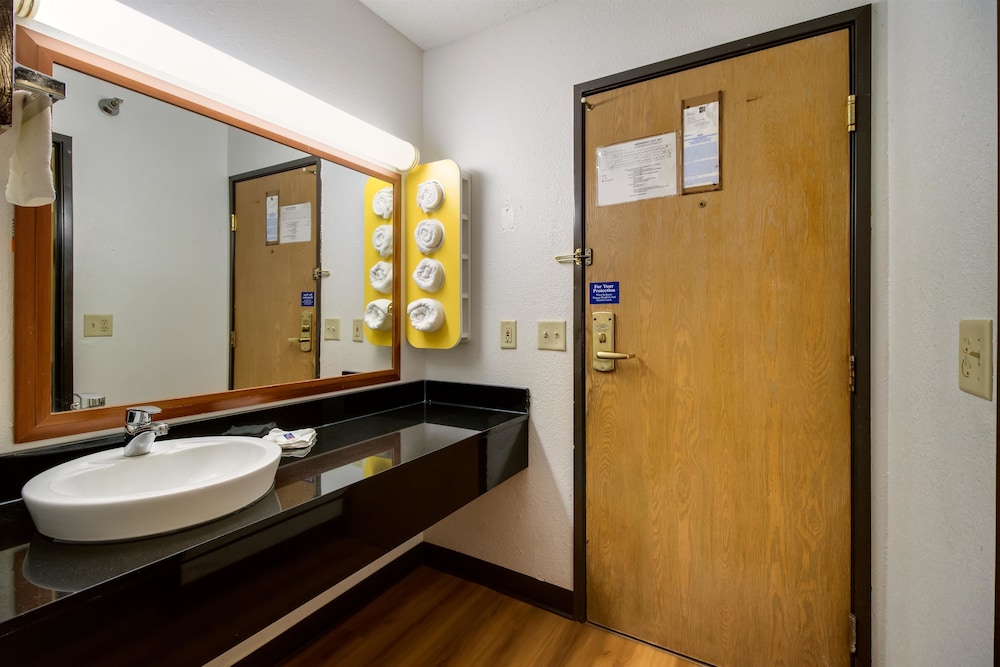 Motel6 Davenport, IA 26/29
