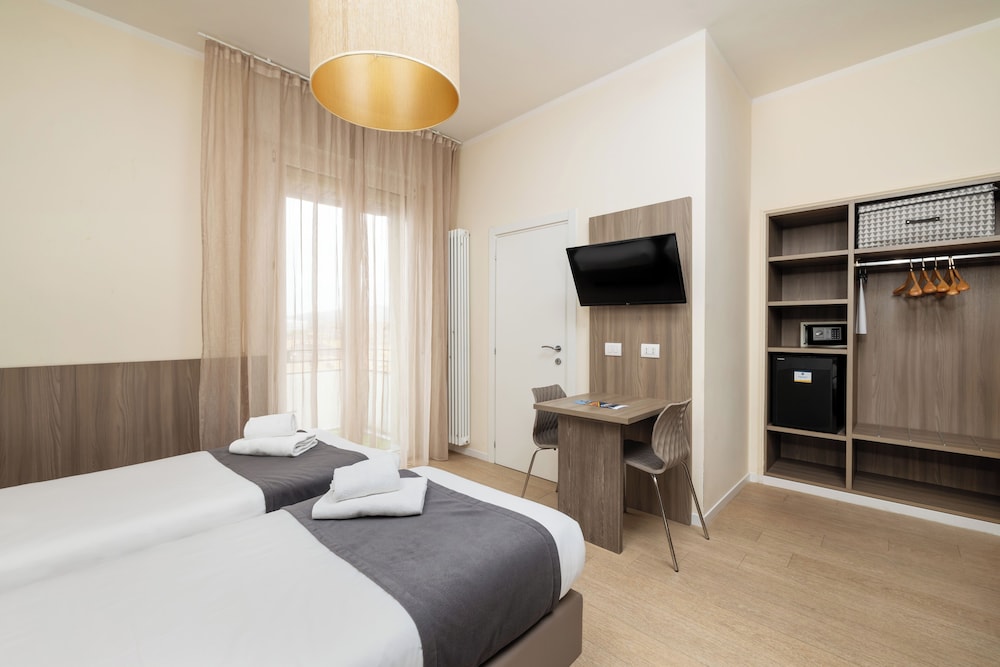 ROOM, TRIPLE