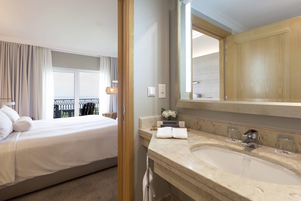 Praia D el Rey Marriott Golf Beach Resort 12/48