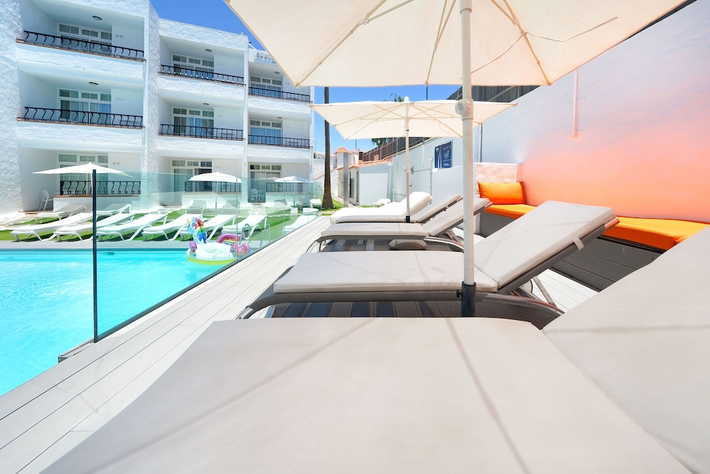 Atlantic Sun Beach - Gay Men Only 6/50