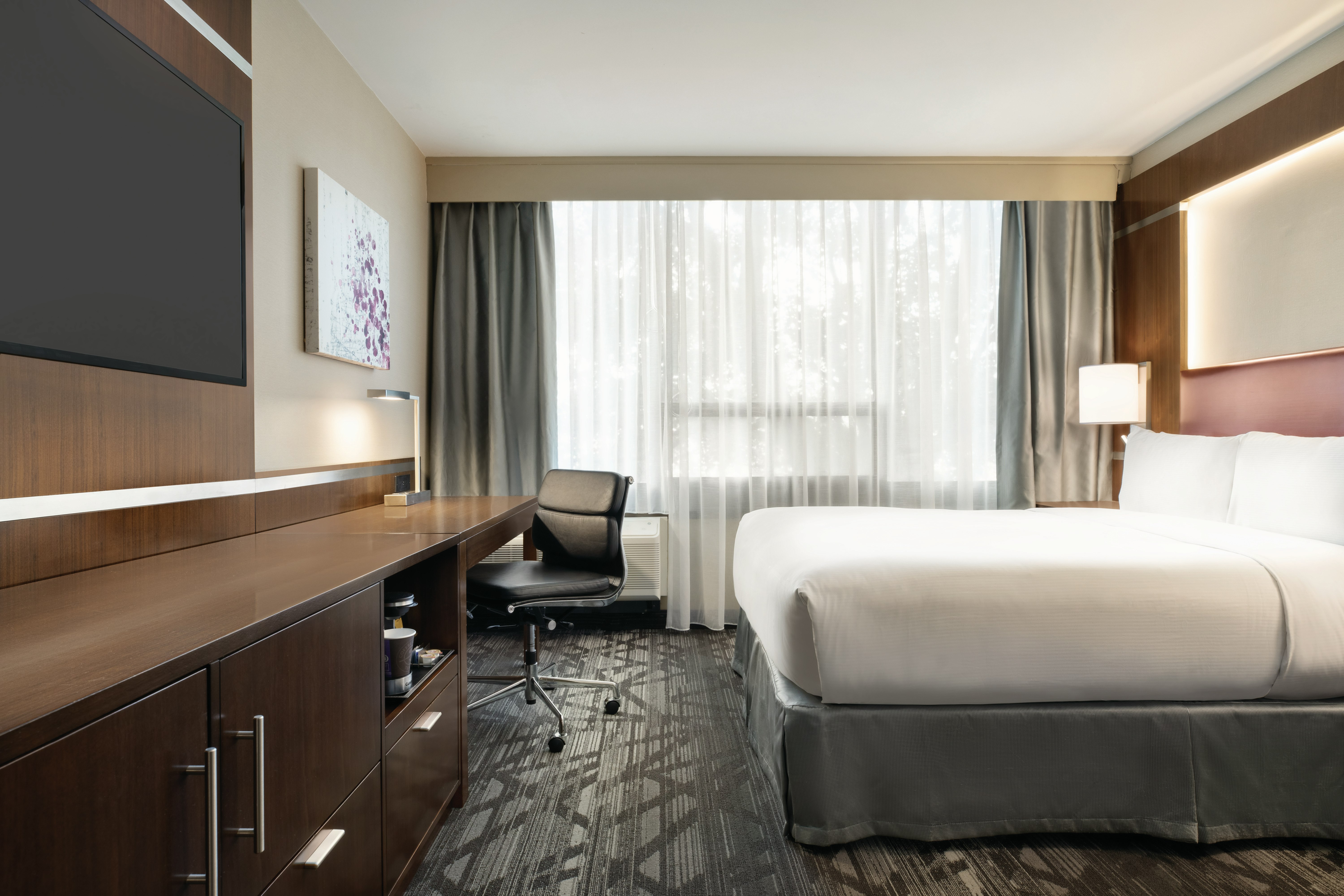ROOM, QUEEN BED, ACCESSIBLE