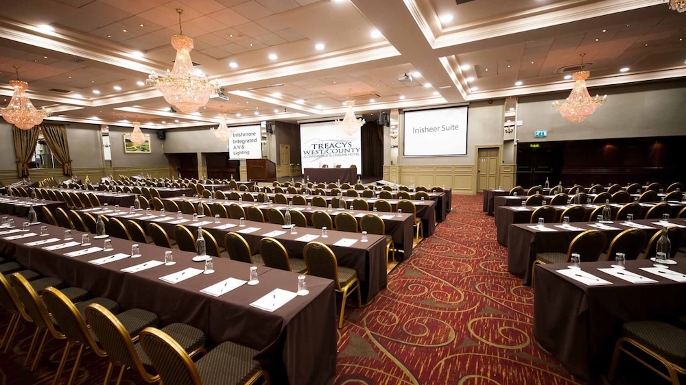 Treacy Apos S West County Conference Amp Leisure Centre 47/50