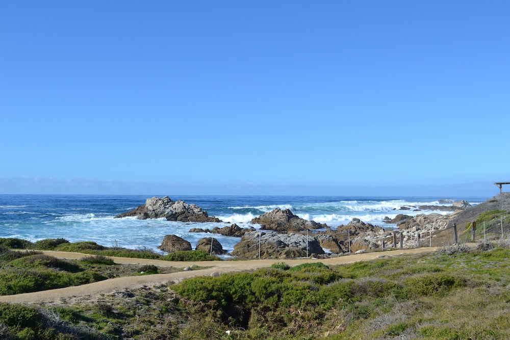 Monterey Peninsula Inn 57/63