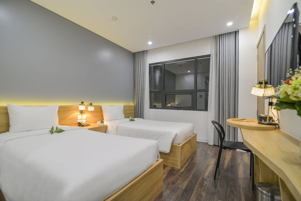 Magnolia Hotel 26/71
