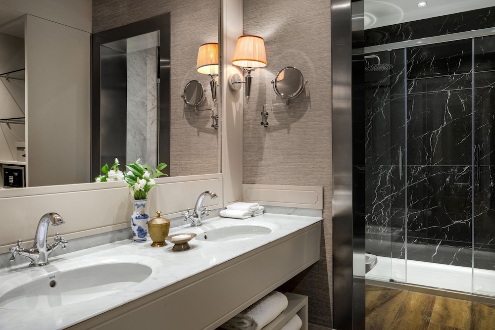 Santo Mauro, a Luxury Collection Hotel, Madrid 12/81