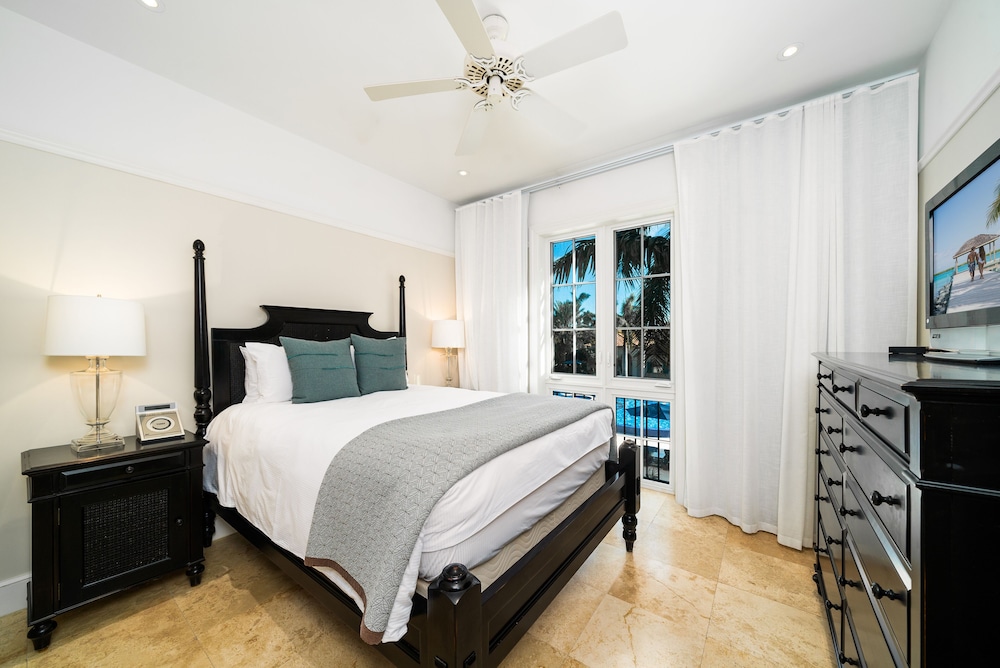 1 BEDROOM, SUITE, OCEAN FRONT