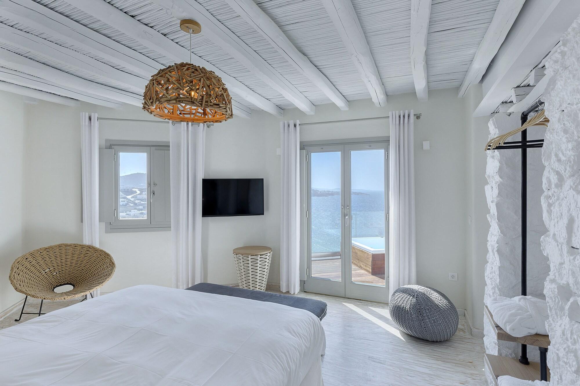Superior, Suite, Sea View, Outdoor Jetted Tub