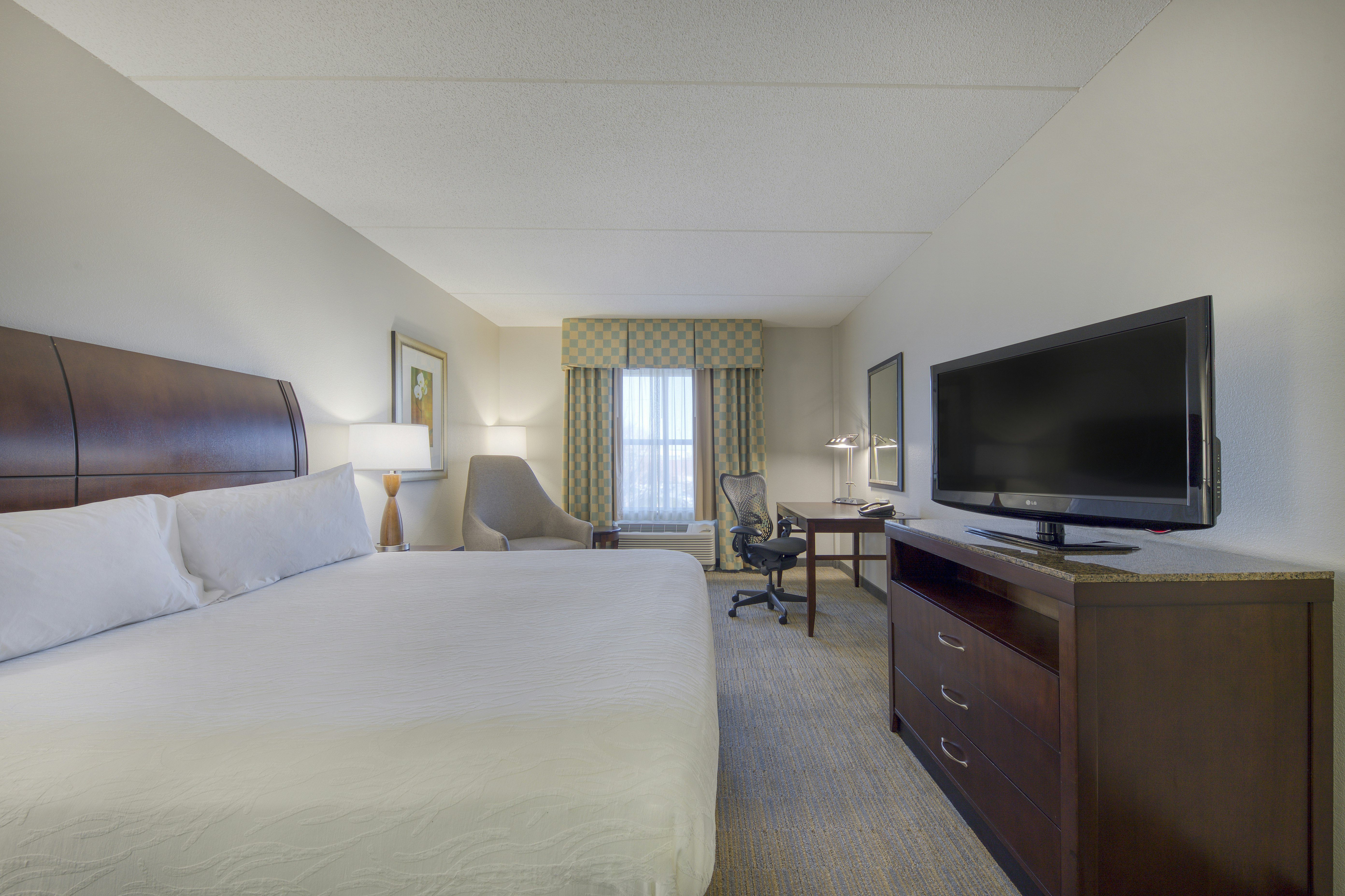 ROOM, KING BED