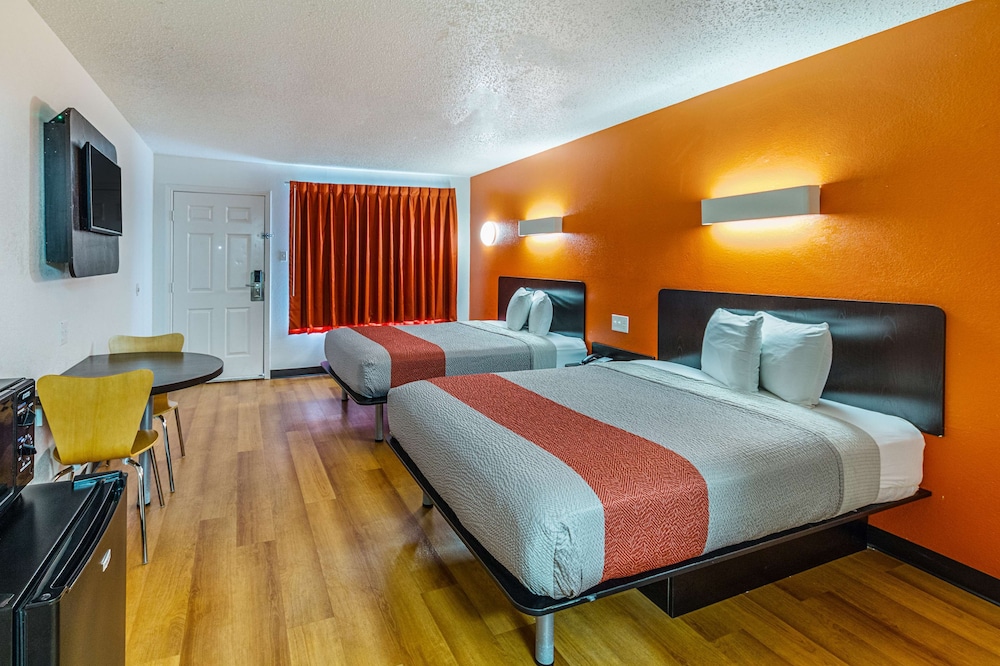 Motel6 Waxahachie, TX 20/39