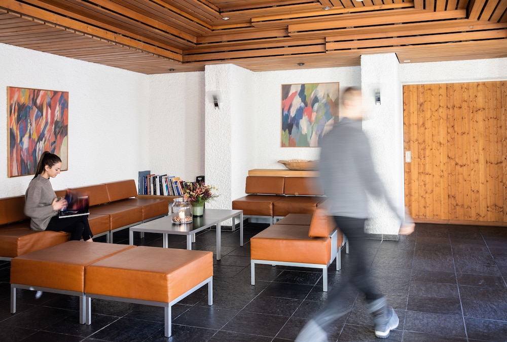 Hauser Hotel St. Moritz 23/41