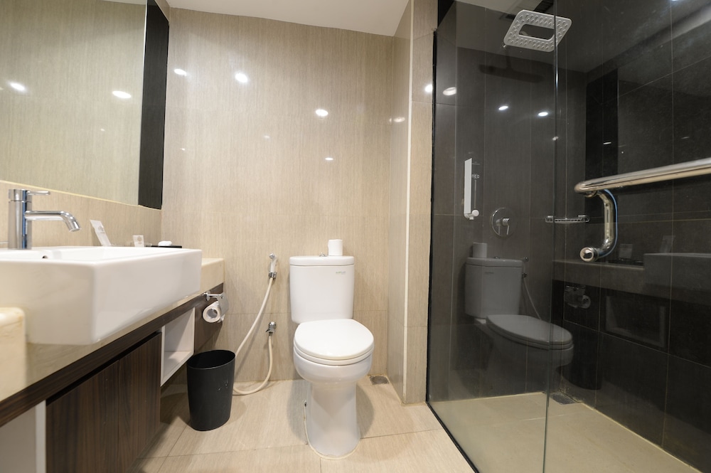 Horu Hotel Mangga Dua (formerly Hotel Neo Mangga Dua) 28/35