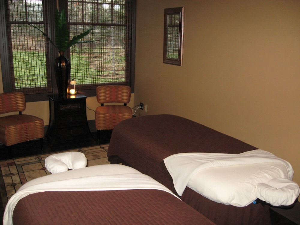 Columbia Gorge Hotel And Spa 19/62