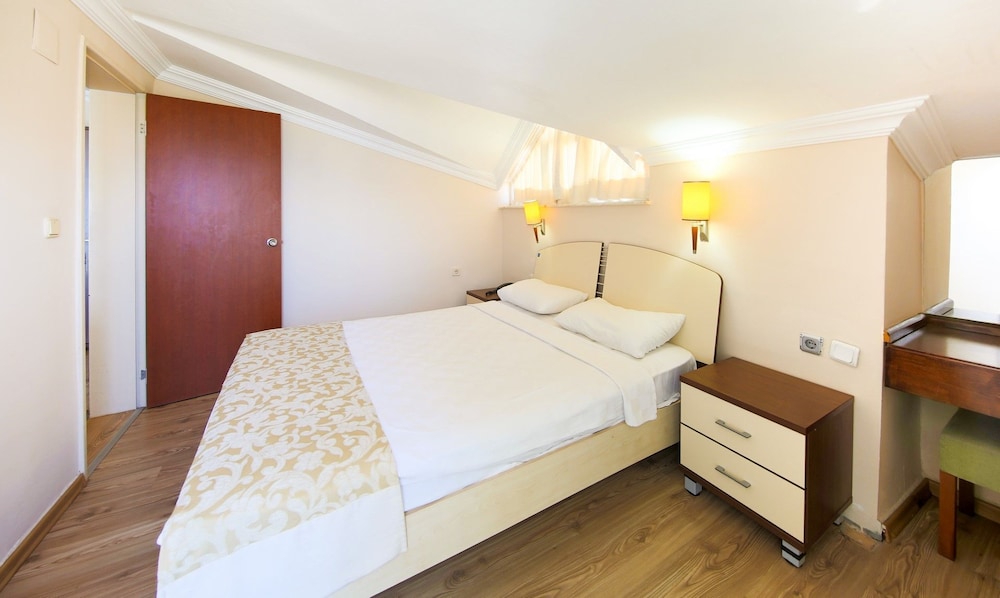 MODA BEACH HOTEL 18/57