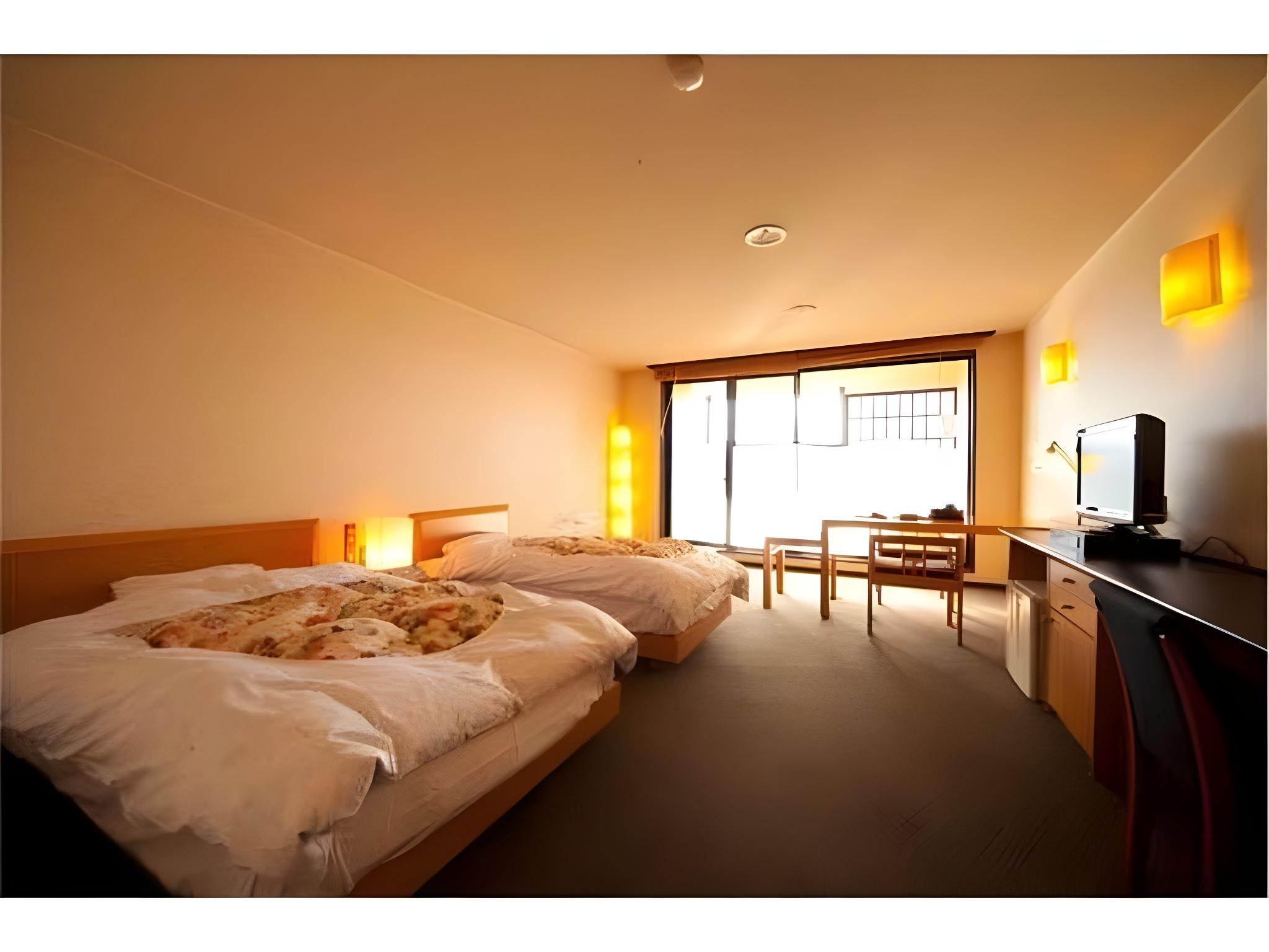 Western, Twin Beds, Outdoor Bath