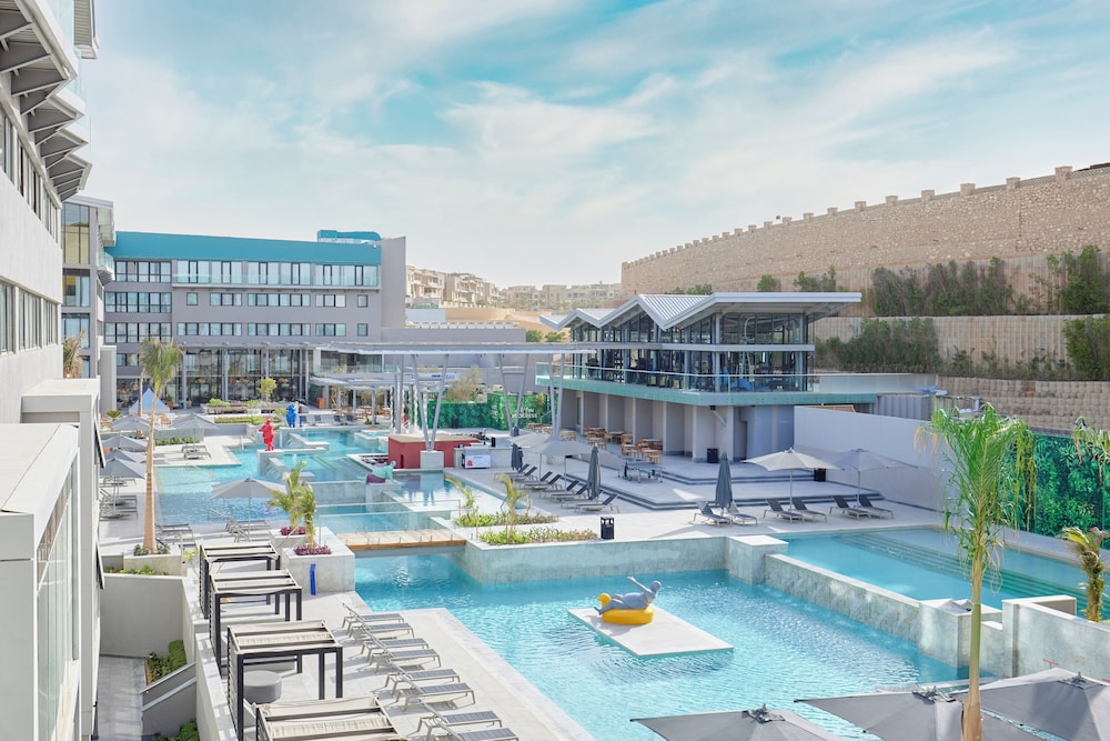 Hyatt Centric Cairo West 40/50