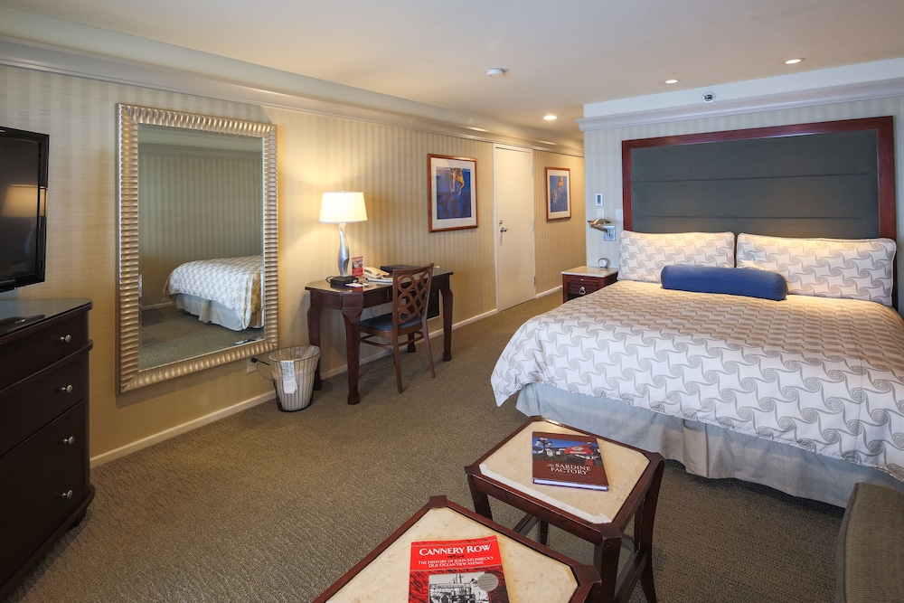 Monterey Bay Inn 15/44