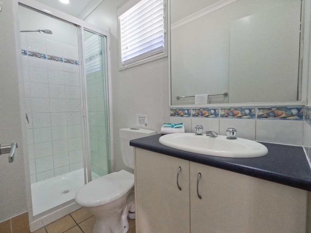 Alex Beach Cabins and Tourist Park 45/50