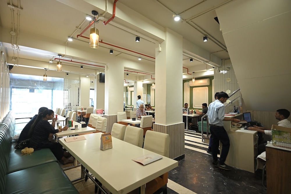 Hotel Saffron 44/50