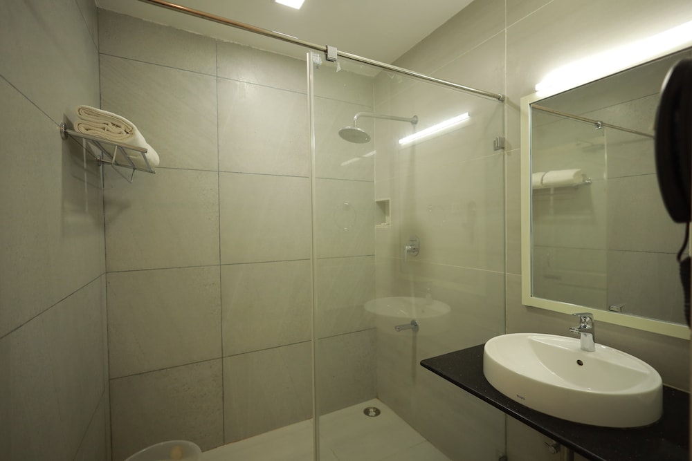 Hotel DSF Grand Plaza 28/31