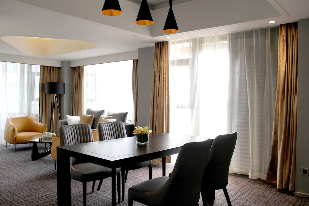 Grand Mercure Shanghai Hongqiao 66/79