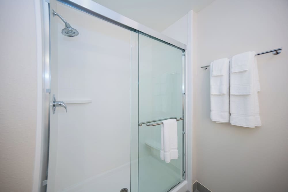 غرفة قياسية بسرير كينج، Holiday Inn Express & Suites Southaven Central - Memphis 3/3