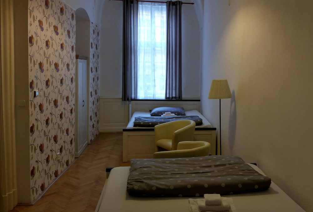 Apartments Tynska 7 22/50