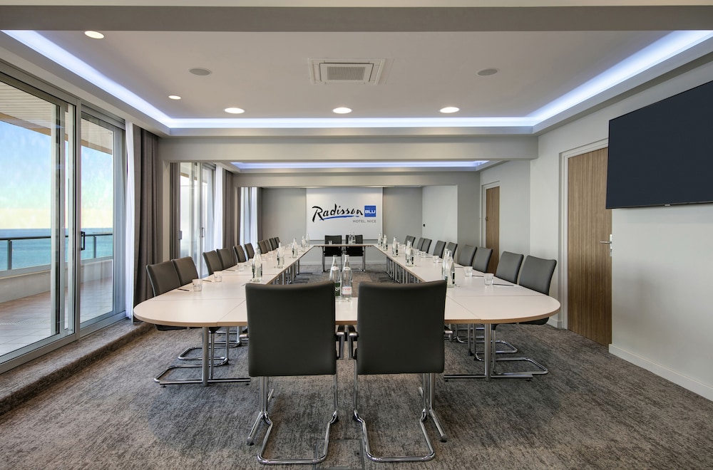 RADISSON BLU NICE 66/75