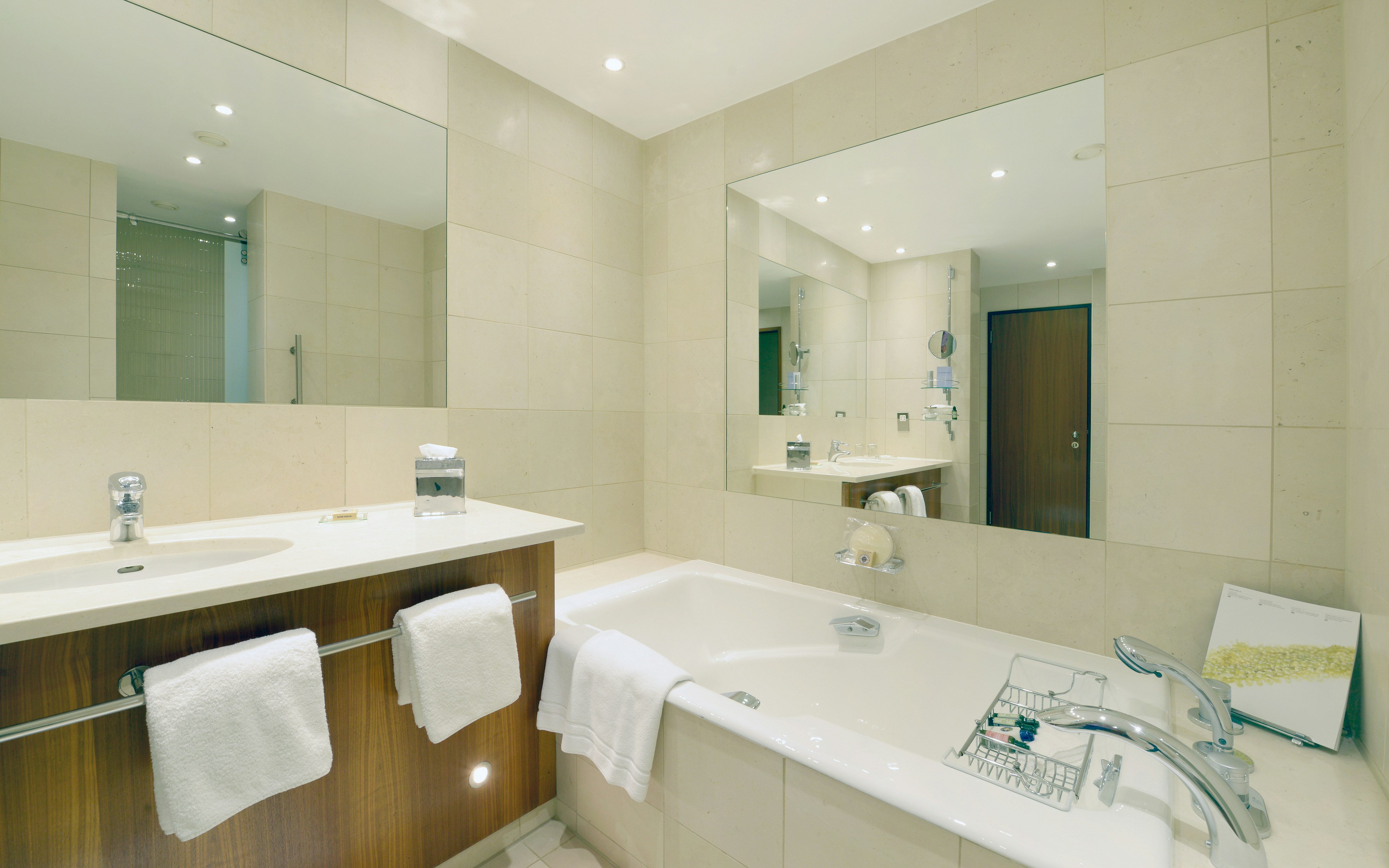 Vignette Collection Canary Riverside Plaza London by IHG 60/60