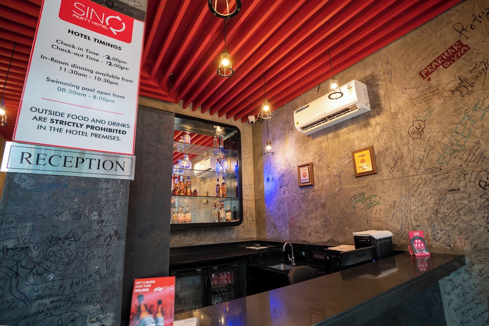 SinQ Party Hotel 5/43